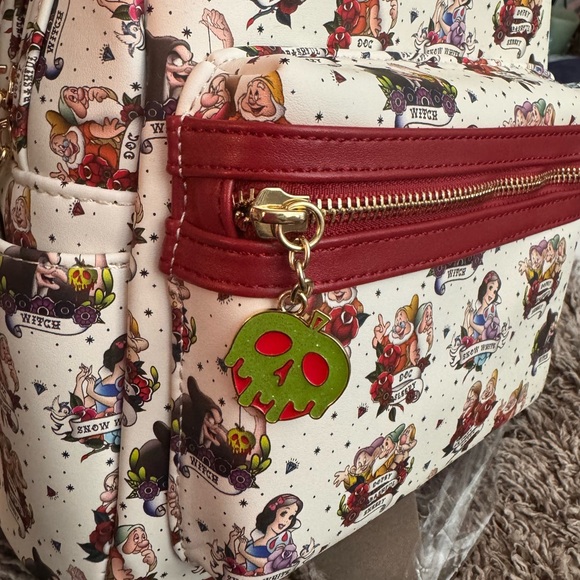 NWT Loungefly Snow White tattoo backpack - Picture 3 of 12